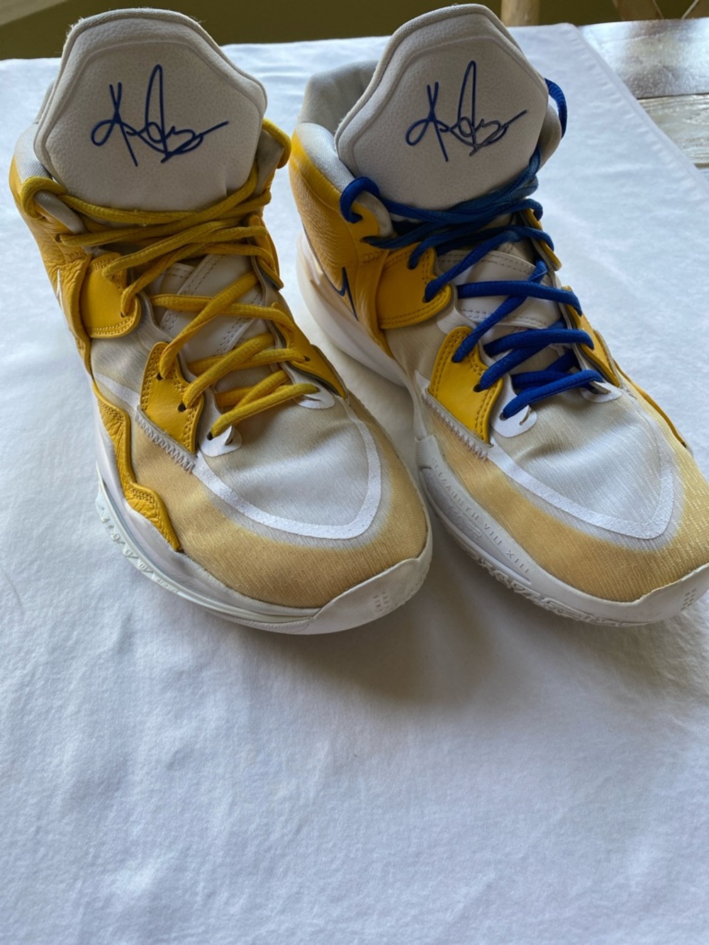Nike Kyrie Infinity TB Vlll Xlll Money, Yellow and White High-Tops